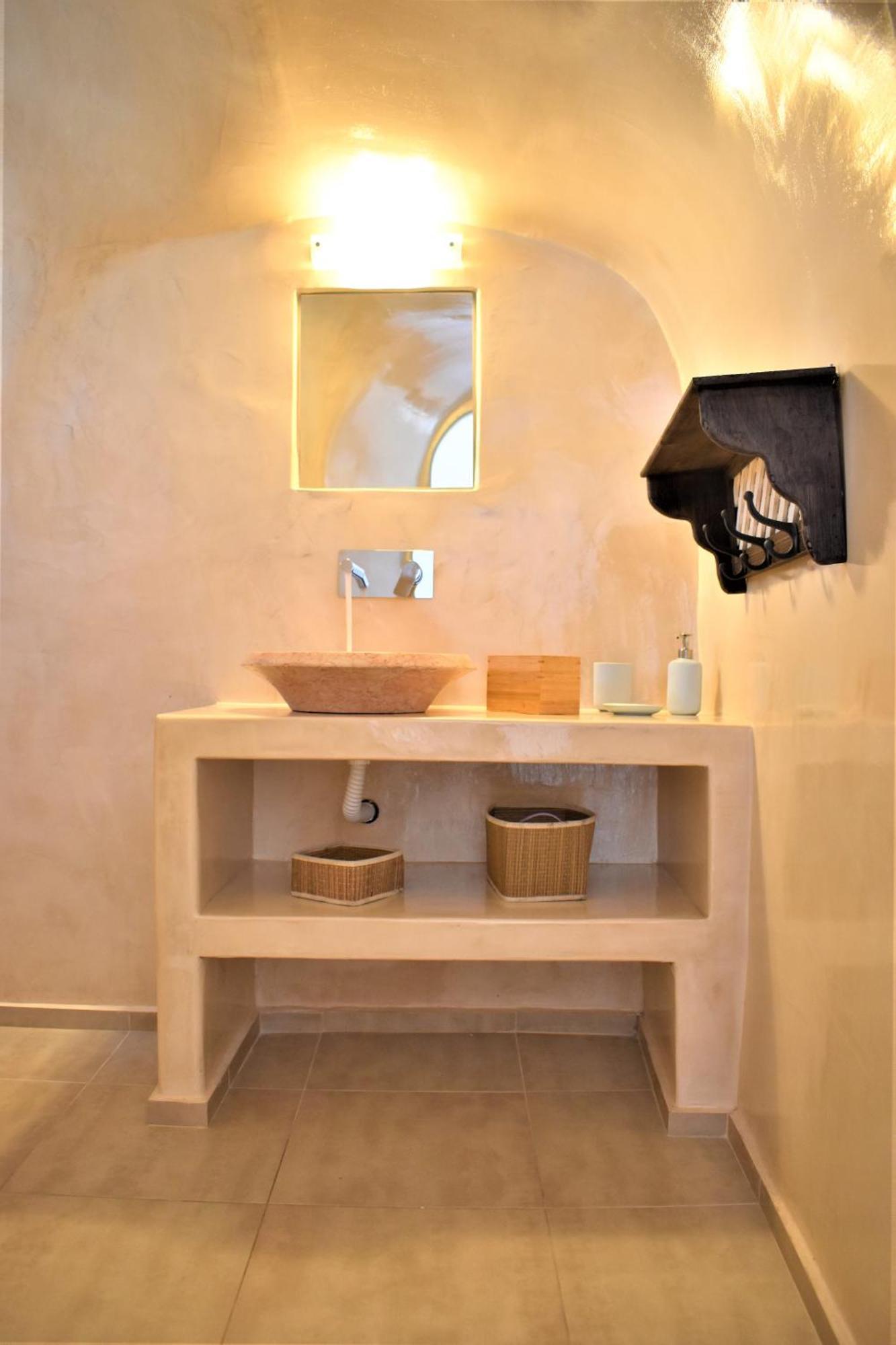 Ersi Aparthotel Fira (Santorini)